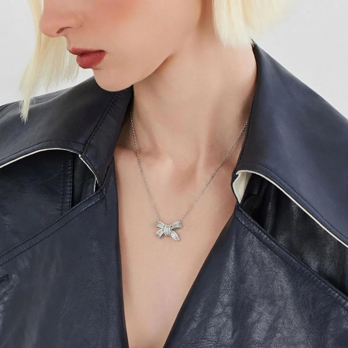 Bow Necklace