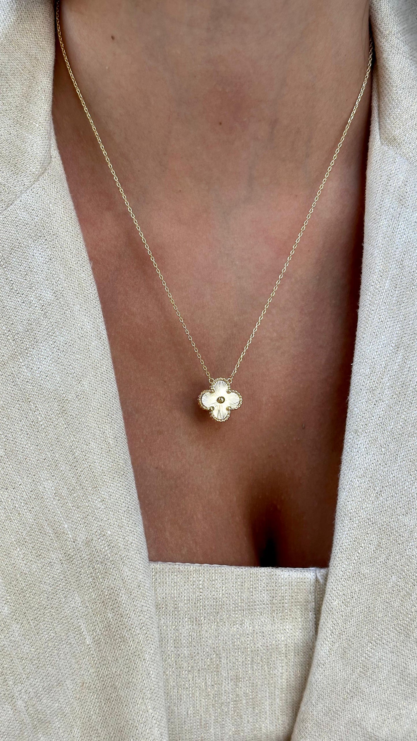 Trebol Necklace Medium