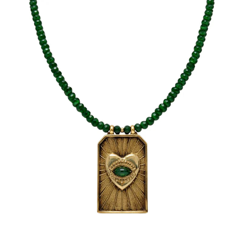 Collar de jade con medallón imperial
