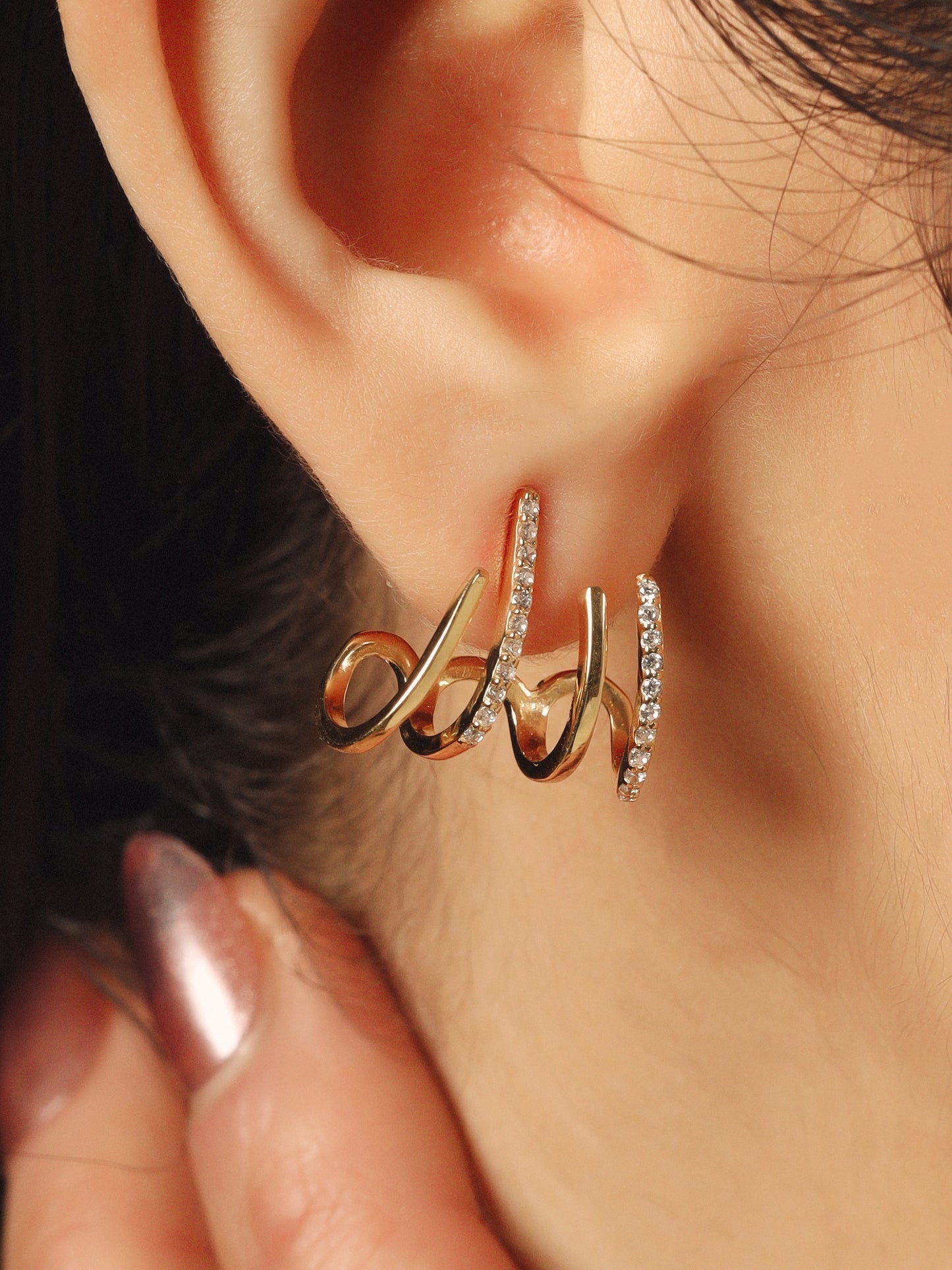 CLAW STUD EARRINGS