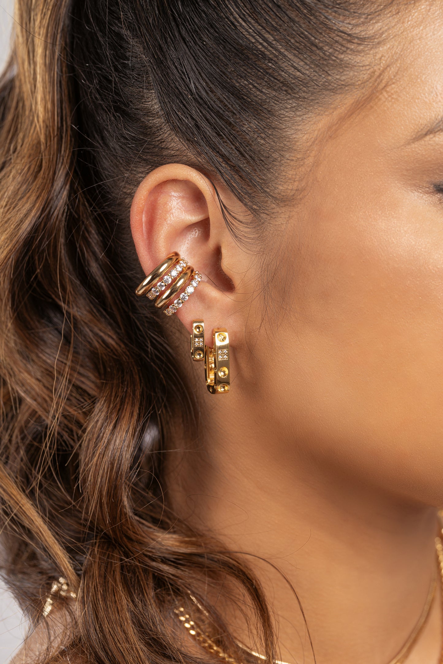 Oval Earring.